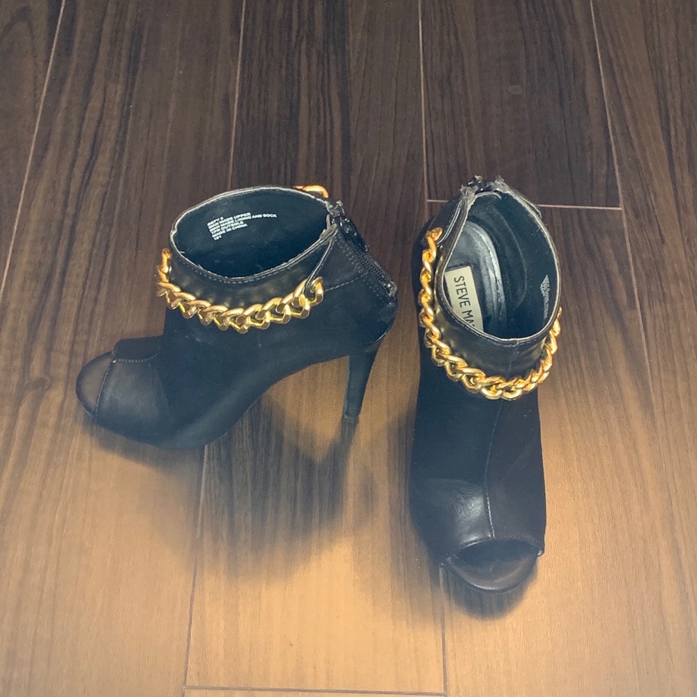 Steve Madden Peep toe heels